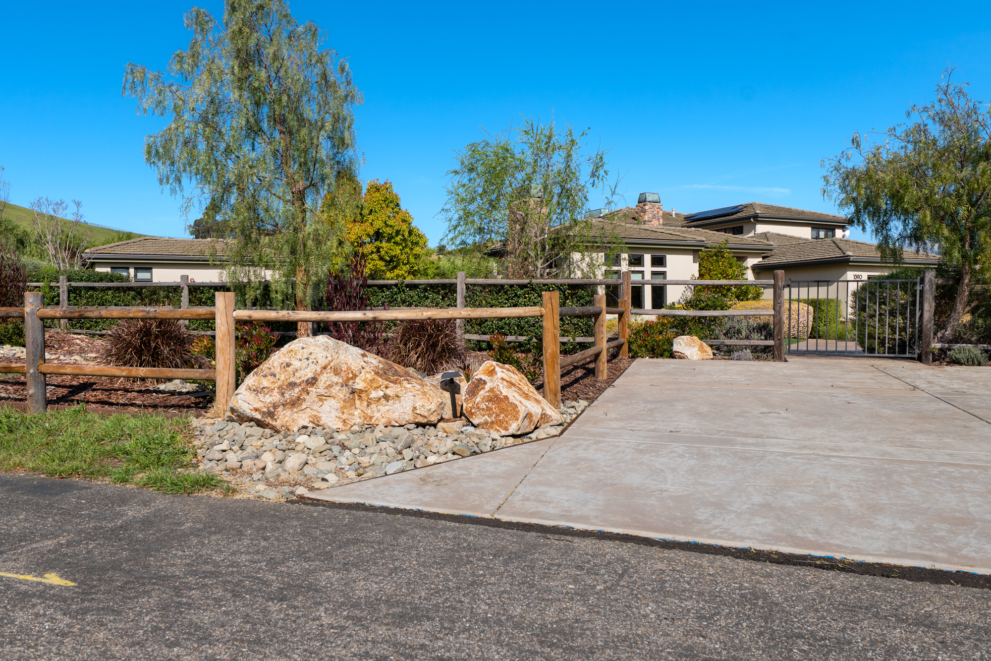 1350 Mail Pouch WEB-27